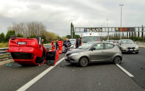 autóbaleset Autómentés Autószállítás Autómentő Furgonmentés Kisteherautó mentés